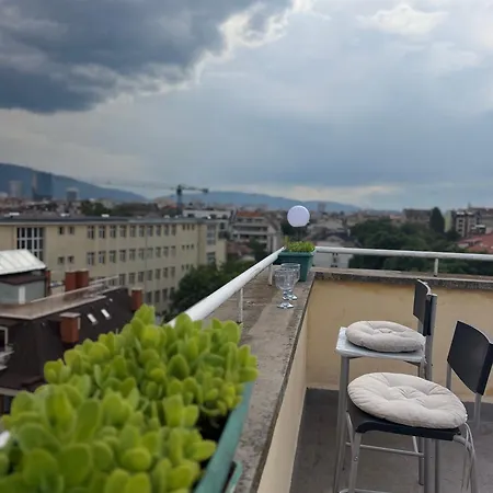 Central, Rooftop Penthouse-2br