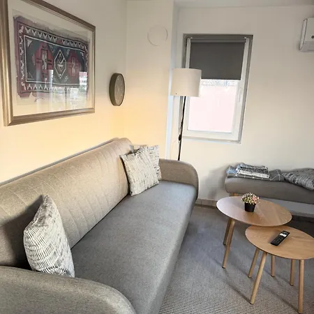 Central, Rooftop Penthouse-2br