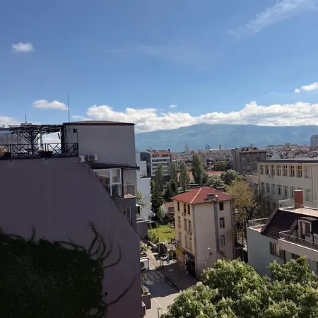 Central, Rooftop Penthouse-2br